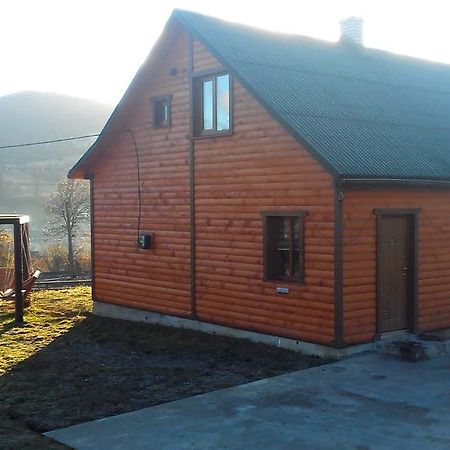 Cottage Ozerniy Lazeshchyna Exteriör bild