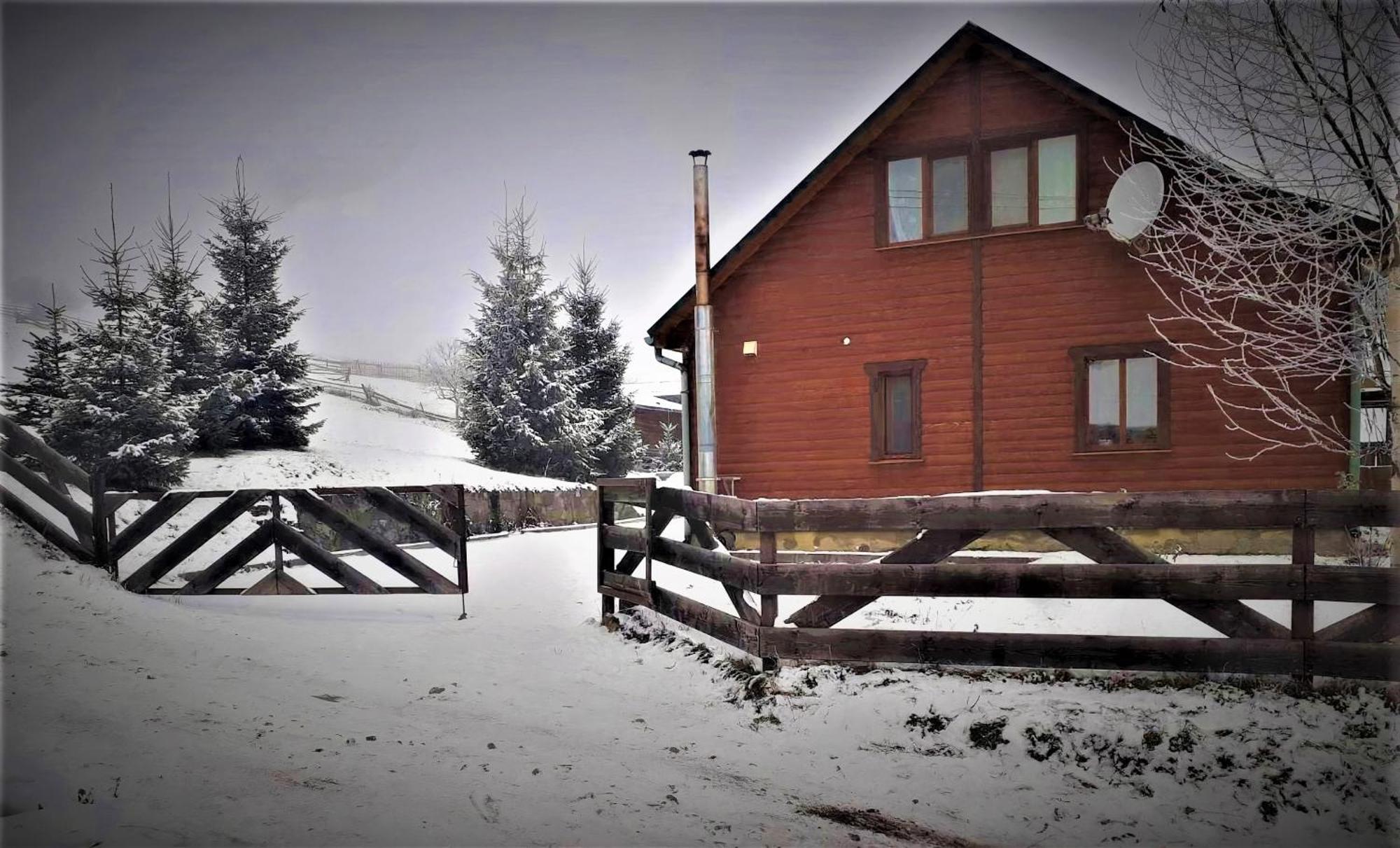 Cottage Ozerniy Lazeshchyna Exteriör bild