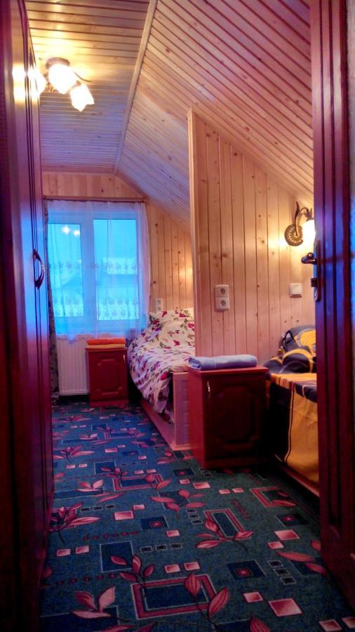 Cottage Ozerniy Lazeshchyna Exteriör bild